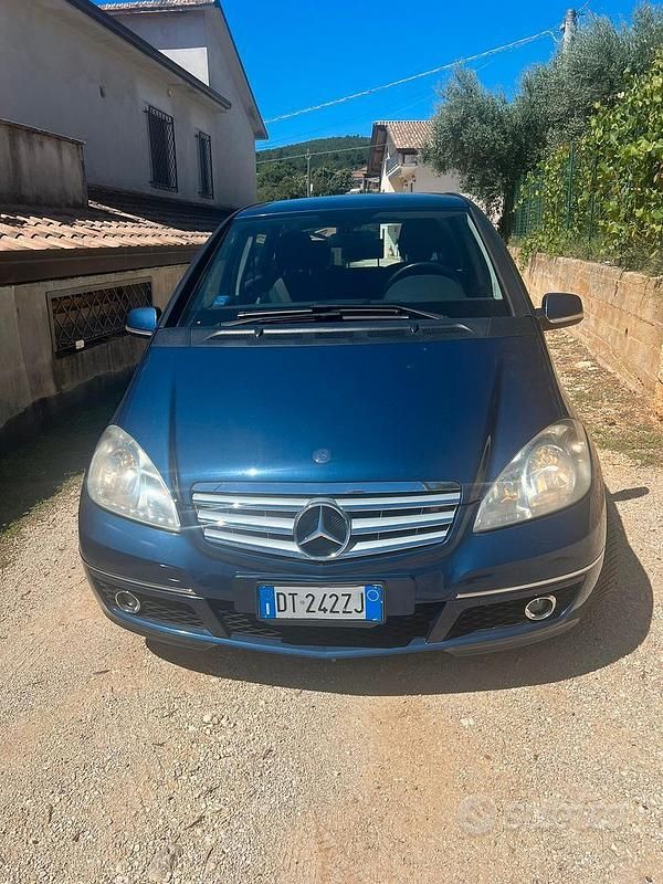 Blu Usata 2008 Mercedes A200 Tre volumi | 3000 € - Immagine 1/4
