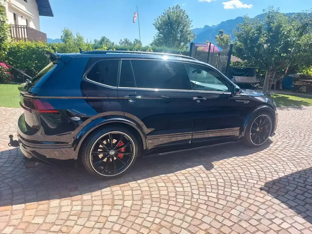 Usata VW Tiguan Allspace R-line 240 CV (176 kW) 2020 Nero SUV