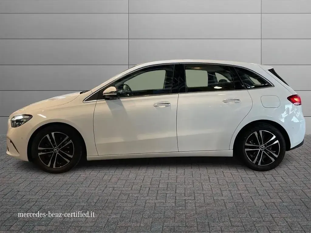 Usata Mercedes B180 Advanced Plus 116 CV (85 kW) 2023 Bianco polare Utilitaria