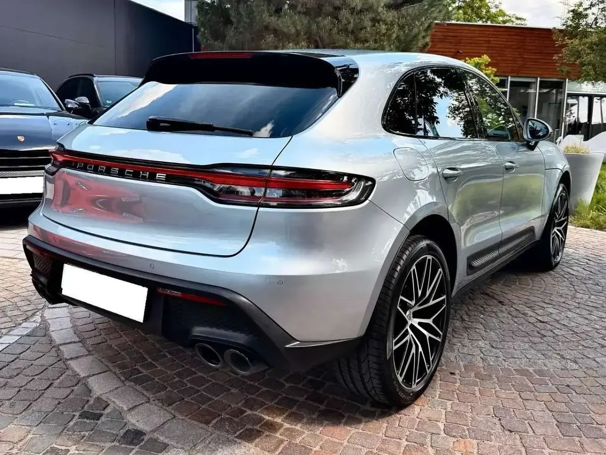 Usata Porsche Macan 265 CV (194 kW) 2024 Argento dolomiti metallizzato SUV