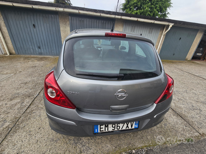 Usato 2012 Opel Corsa 1.2 Benzin (3.500 €)