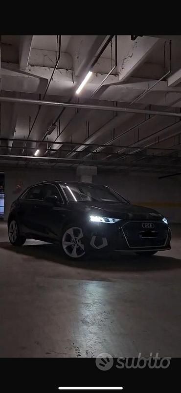 Nero Usata 2022 Audi A3 Tre volumi | 23.500 € - Immagine 1/4