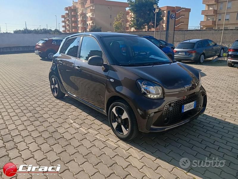 Usata Smart ForFour Electric Drive Passion 41 kW (56 CV) 2021 Marrone Utilitaria