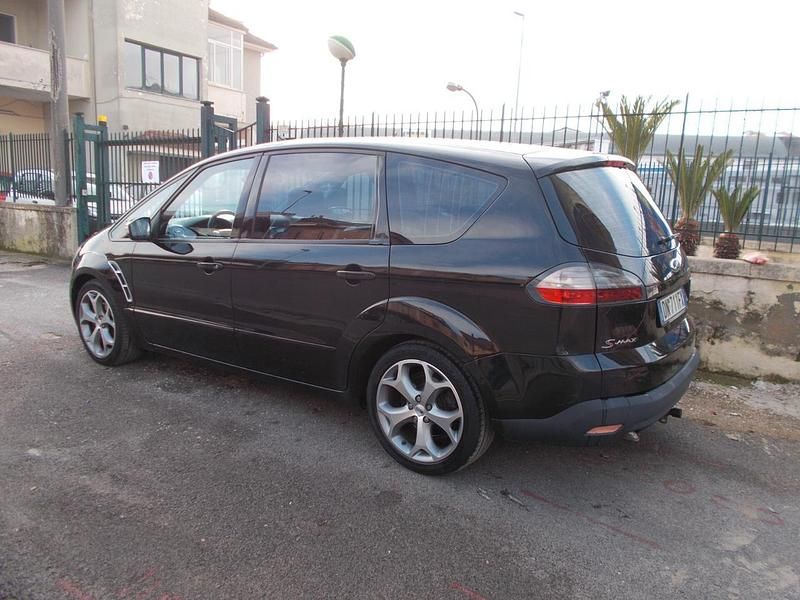 Usata Ford S-MAX Titanium 130 CV (95 kW) 2008 Nero Monovolume