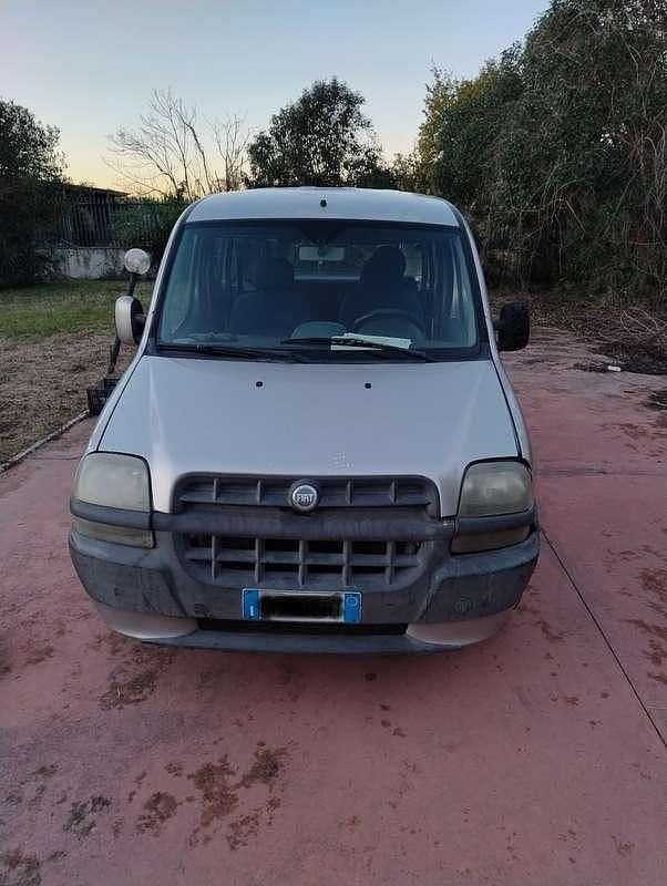 Begagnad Fiat Doblò Dynamic 105 HK (77 kW) 2004 Grå Minibuss