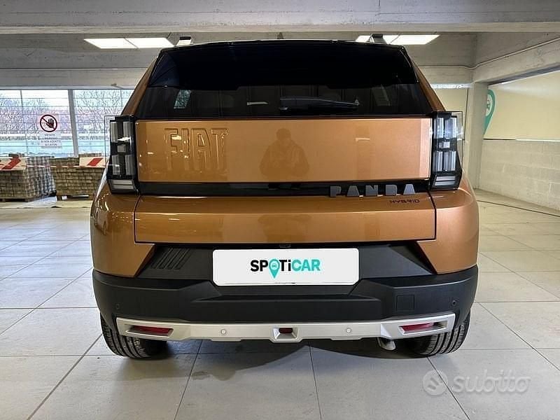 Usata Fiat Grande Panda La Prima 110 CV (80 kW) 2025 Marrone Utilitaria