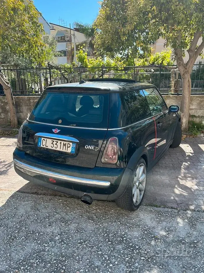 Begagnad Mini One D 75 HK (55 kW) 2004 Svart Halvkombi