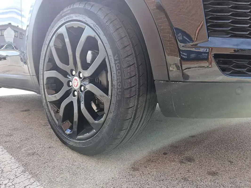 Usata Jaguar E-Pace 150 CV (110 kW) 2019 Nero SUV