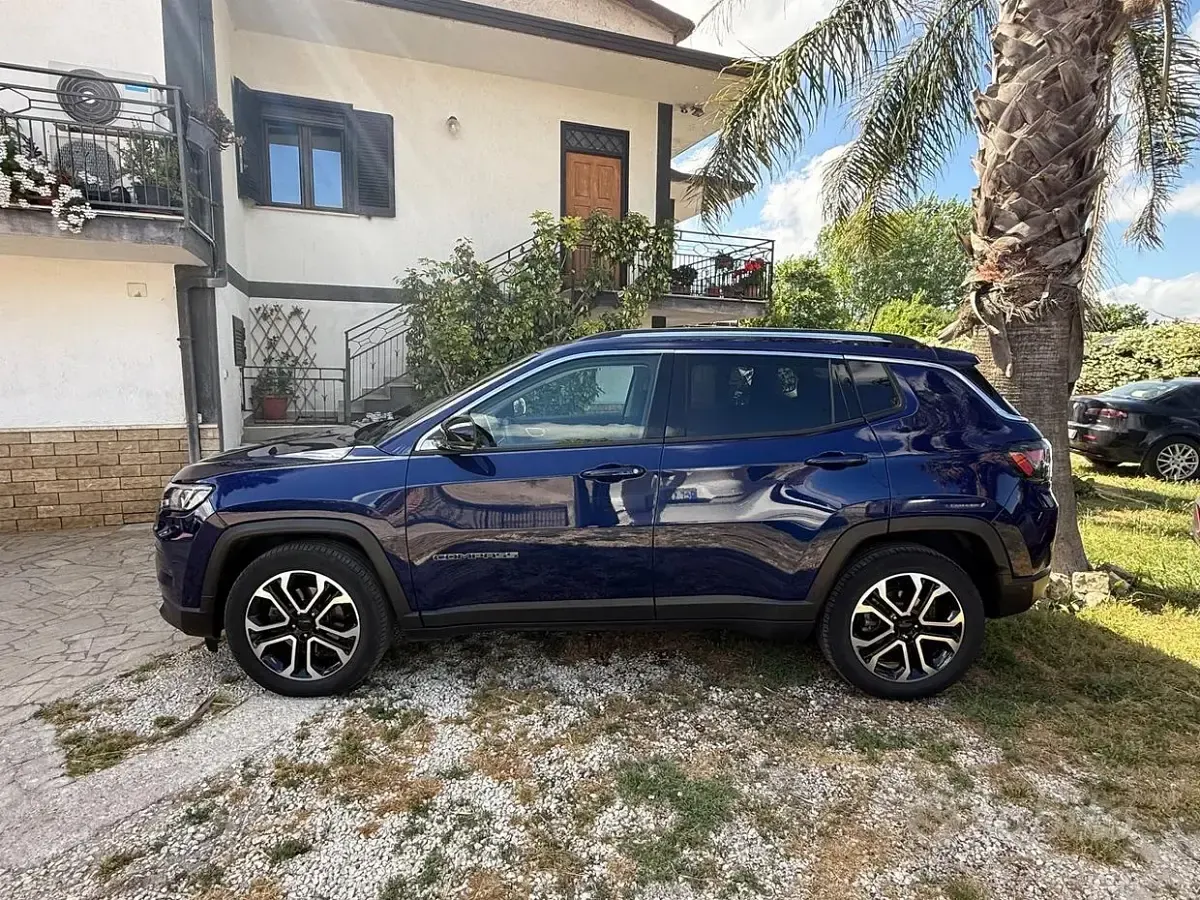 Usado Jeep Compass Limited 131 CV (96 kW) 2021 Azul SUV
