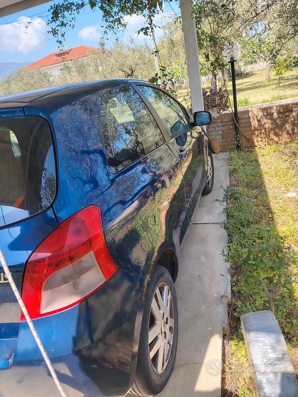 Begagnad Toyota Yaris Sol 69 HK (50 kW) 2008 Blå Halvkombi