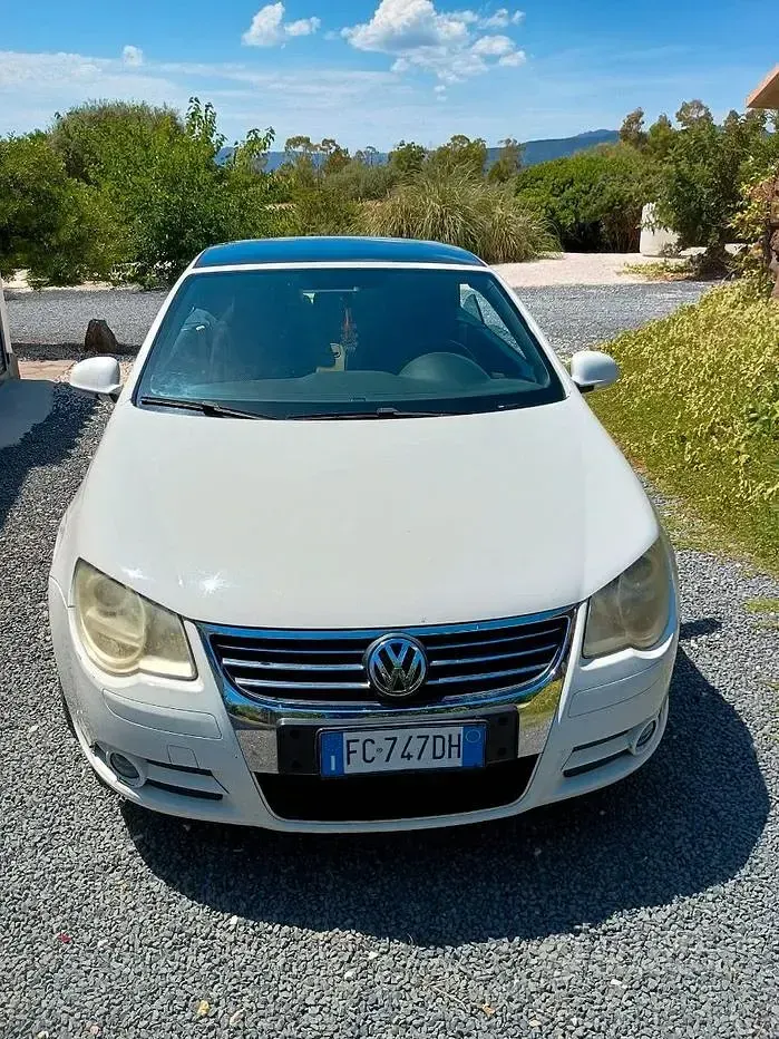 Usata VW Eos 122 CV (89 kW) 2009 Bianco Cabrio