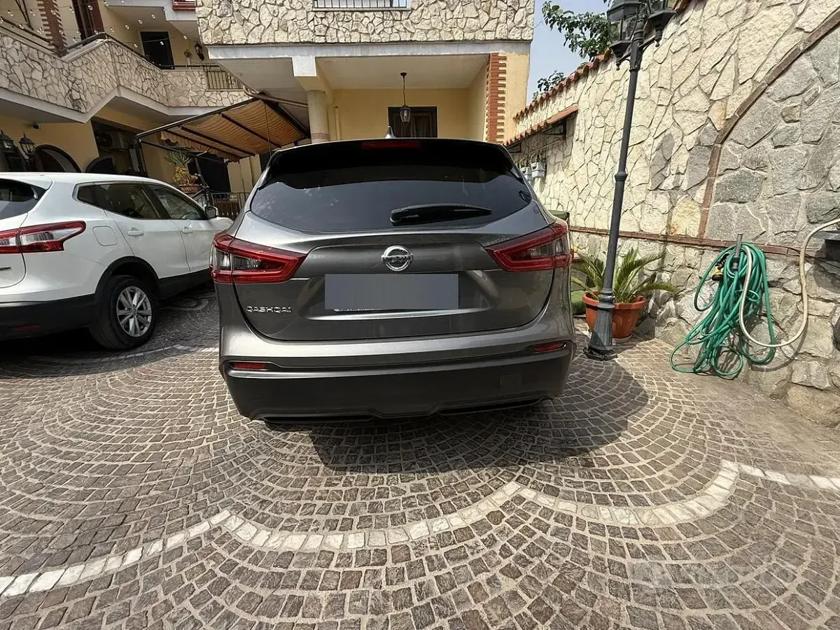 Usata Nissan Qashqai 131 CV (96 kW) 2018 Grigio SUV