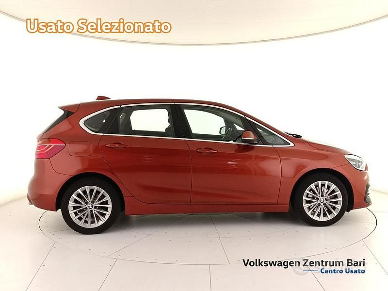 Usata BMW 218 Active Tourer Luxury Line 150 CV (110 kW) 2020 Arancione Monovolume