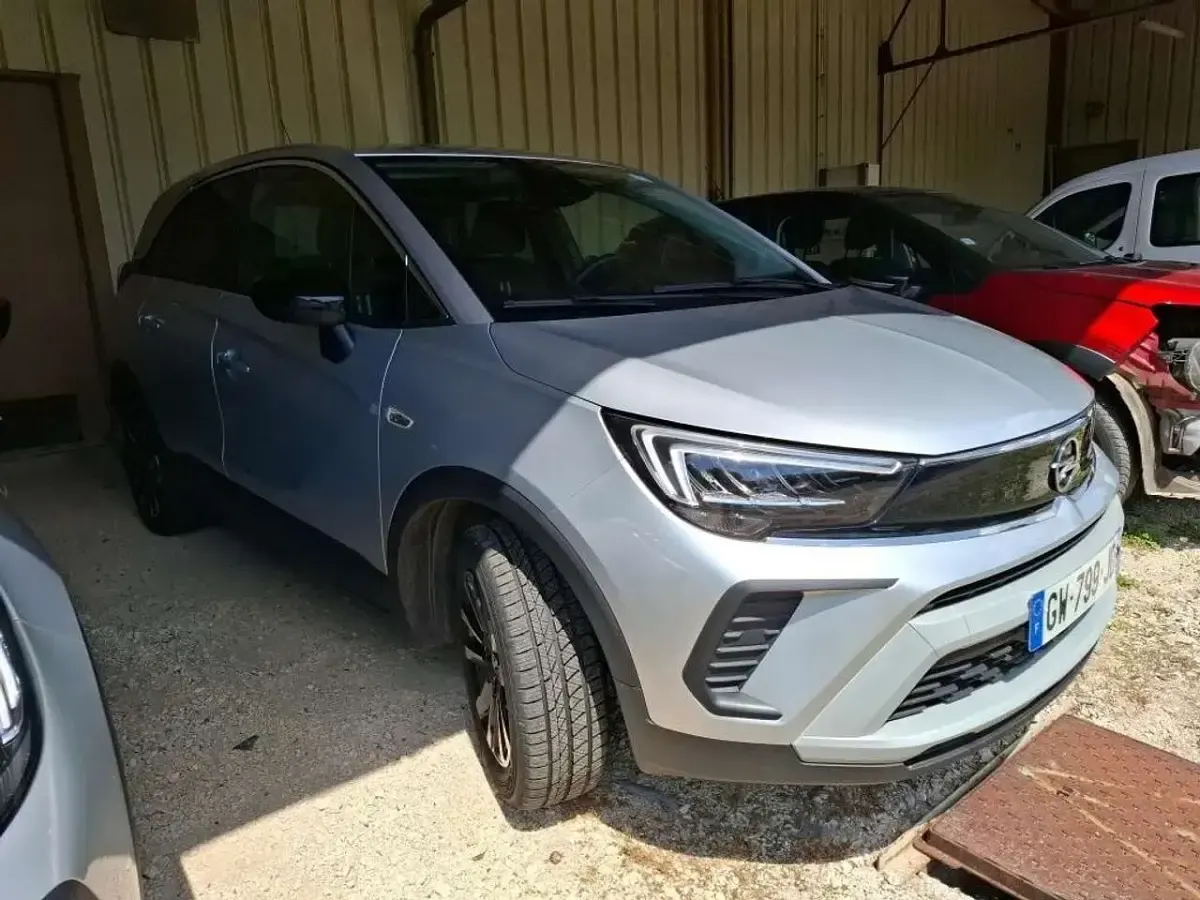 Usata Opel Crossland Elegance 110 CV (80 kW) 2024 Argento SUV