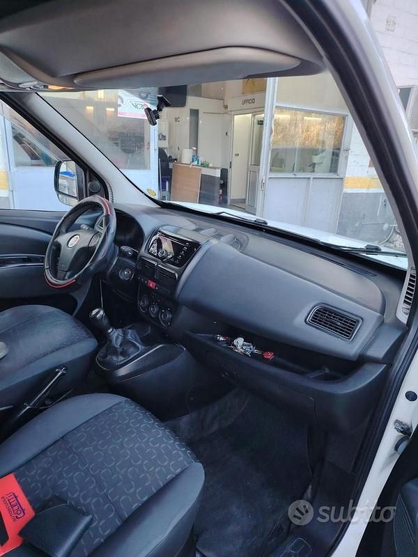 Usata Fiat Doblò 75 CV (55 kW) 2011 Monovolume