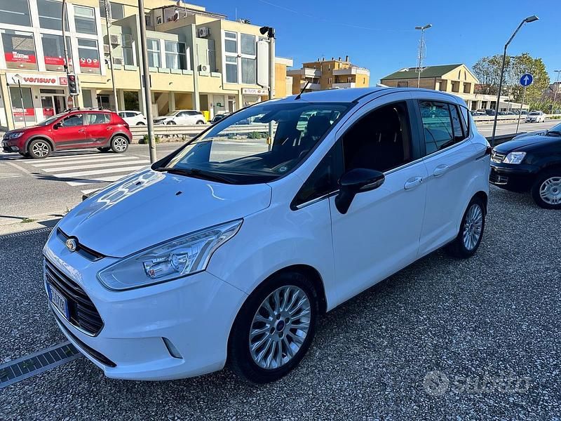 Usata Ford B-MAX Business Edition 90 CV (66 kW) 2013 Bianco Monovolume