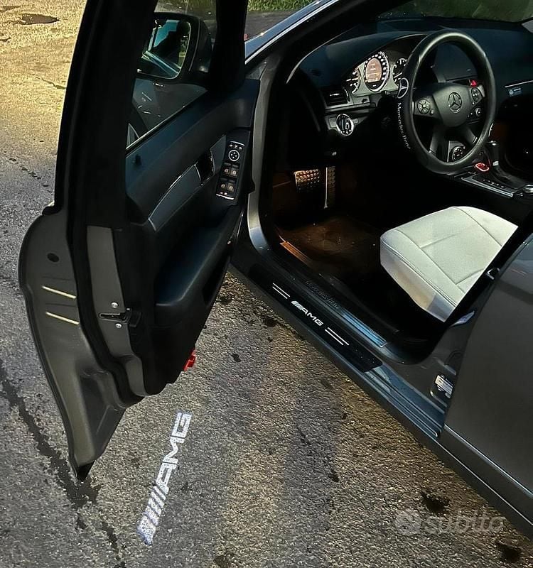 Usata Mercedes C320 224 CV (164 kW) 2009 Grigio Berlina