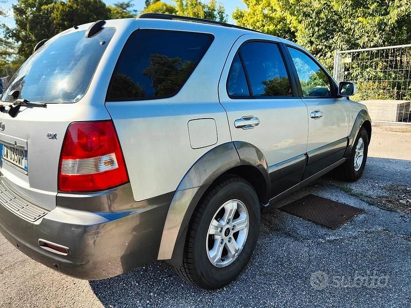 Usata Kia Sorento EX 140 CV (102 kW) 2005 Argento SUV