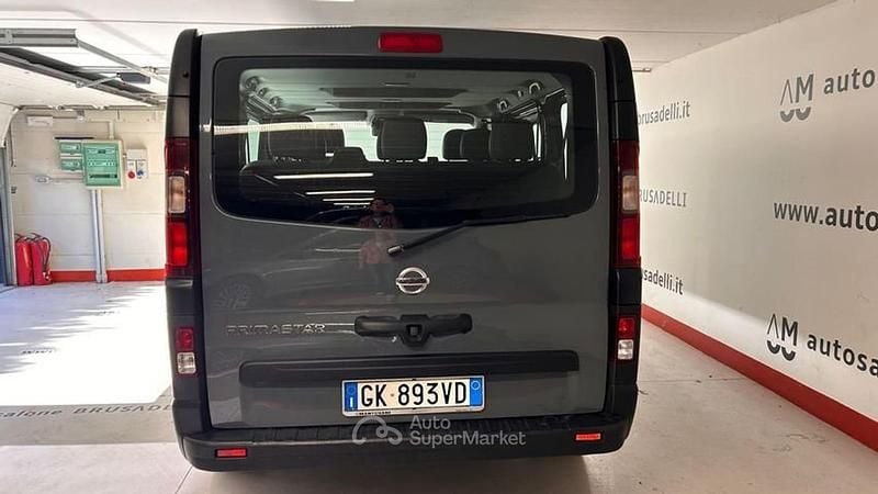 Usata Nissan Primastar 110 CV (80 kW) 2022 Grigio pastello Monovolume