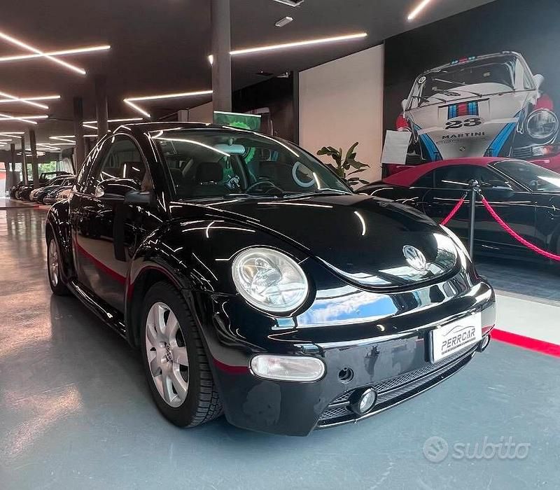 Usata VW New Beetle 100 CV (73 kW) 2006 Nero Utilitaria