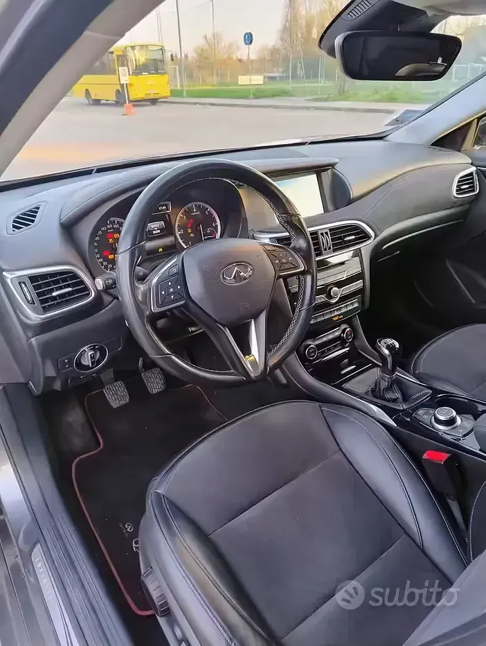 Usata Infiniti Q30 109 CV (80 kW) 2016 Grigio Berlina