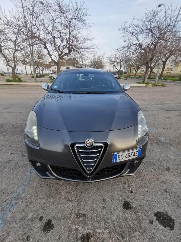 Usata Alfa Romeo Giulietta Distinctive 170 CV (125 kW) 2010 Grigio Utilitaria