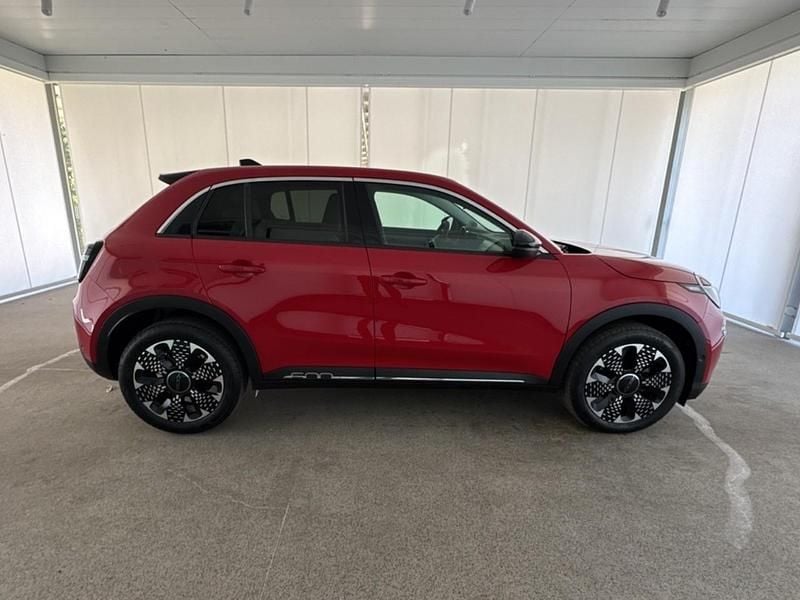 Usata Fiat 600 La Prima 110 CV (80 kW) 2025 Rosso SUV