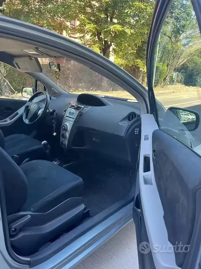 Usata Toyota Yaris 90 CV (66 kW) 2006 Berlina