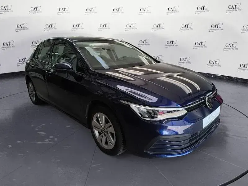 Usata VW Golf VIII Life 110 CV (80 kW) 2023 Blu Berlina