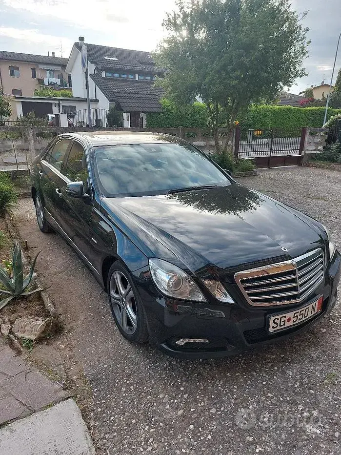 Usata Mercedes E220 170 CV (125 kW) 2009 Nero Berlina