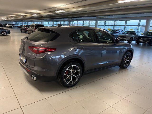 Usata Alfa Romeo Stelvio Executive 190 CV (139 kW) 2020 Grigio scuro SUV
