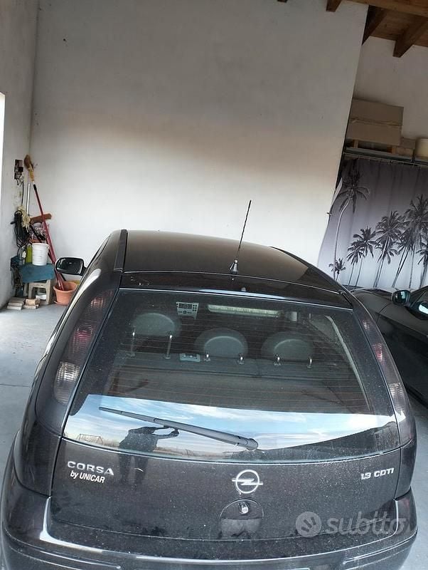Usata Opel Corsa 75 CV (55 kW) 2005 Nero Utilitaria