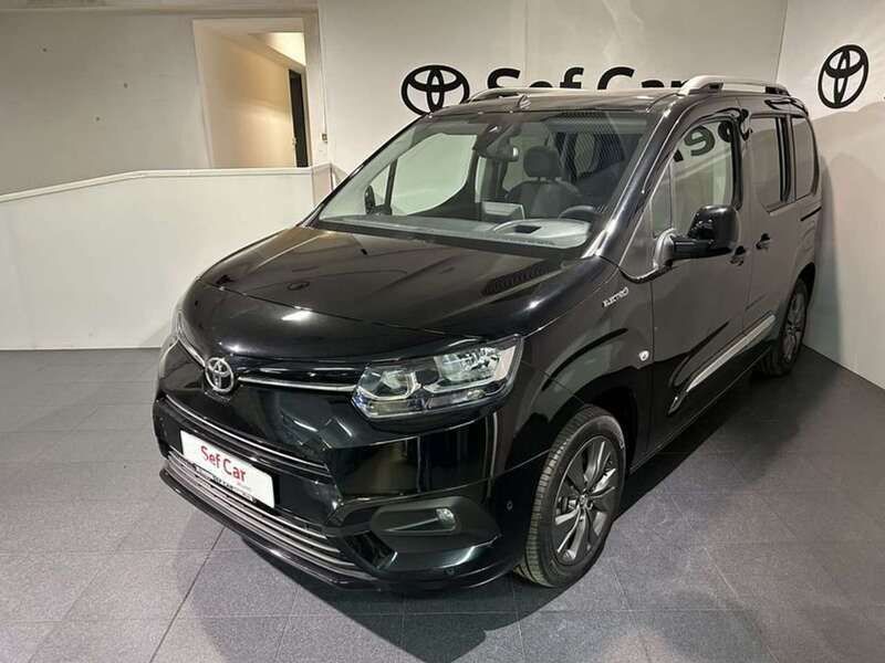 Nero Usata 2023 Toyota Proace Verso City Station wagon | 27.900 € (Buon prezzo) - Immagine 1/3