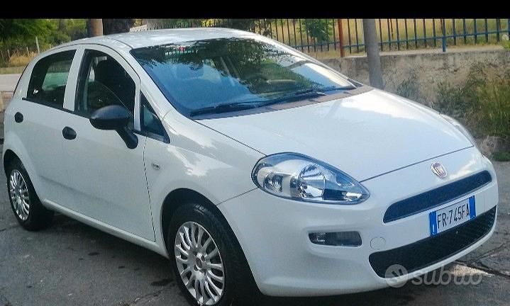Usata Fiat Grande Punto 65 CV (47 kW) 2018 Bianco Utilitaria