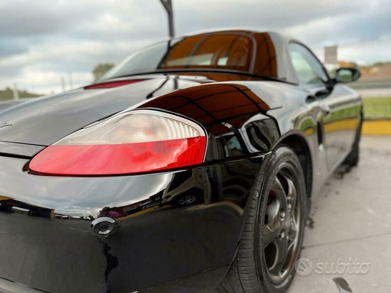 Usata Porsche Boxster 220 CV (161 kW) 2000 Nero Cabrio