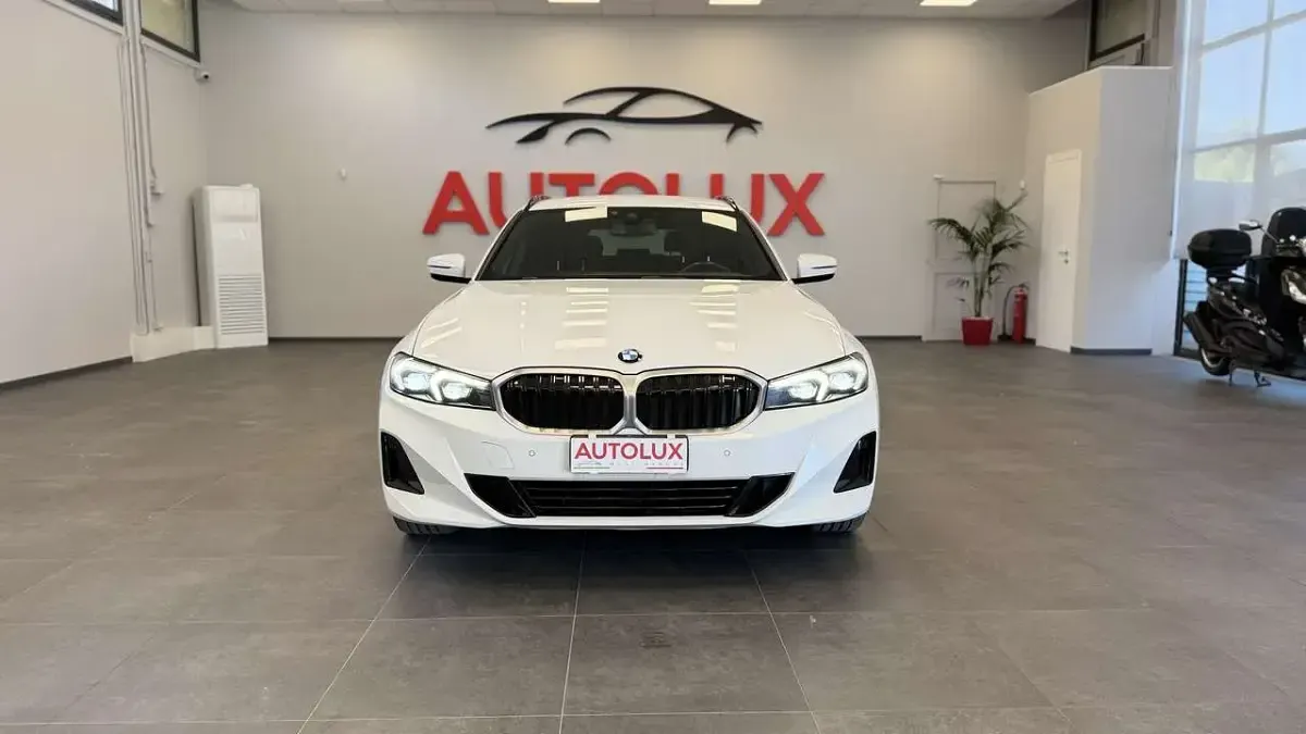Usata BMW 318 156 CV (114 kW) 2022 Bianco Station wagon