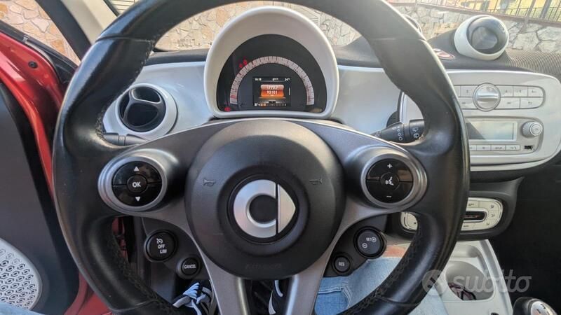 Usata Smart ForFour Passion 71 CV (52 kW) 2015 Rosso Utilitaria