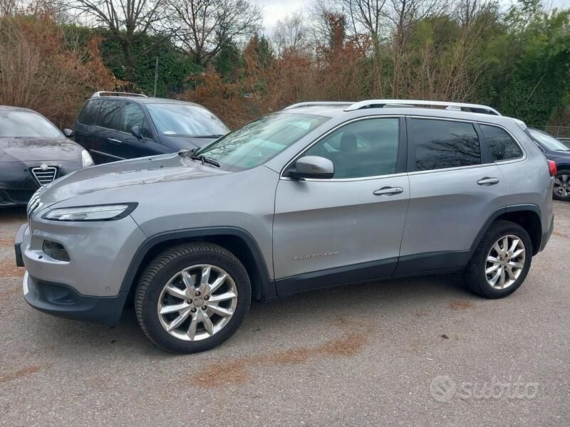 Grigio Usata 2016 Jeep Cherokee Limited SUV | 9900 € (Super prezzo) - Immagine 1/4