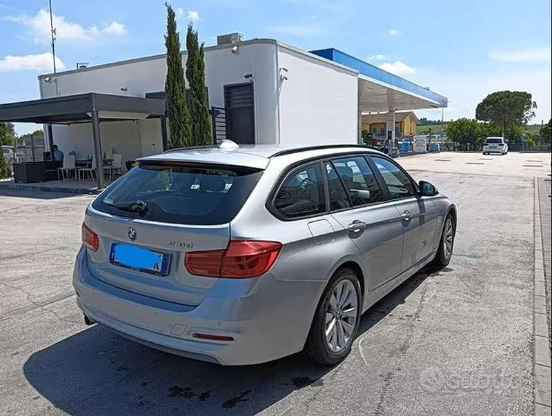 Usata BMW 318 Luxury Line 150 CV (110 kW) 2015 Grigio Station wagon