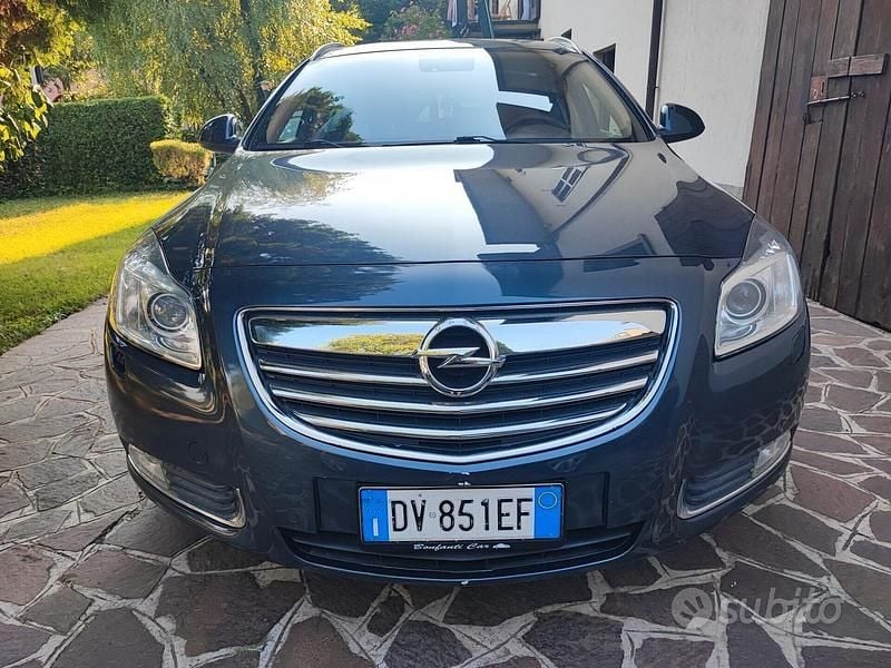 Usata Opel Insignia Cosmo 160 CV (117 kW) 2009 Blu Station wagon