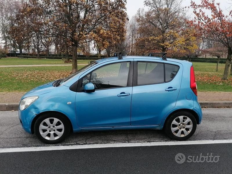 Usata Opel Agila 86 CV (63 kW) 2009 Blu Utilitaria