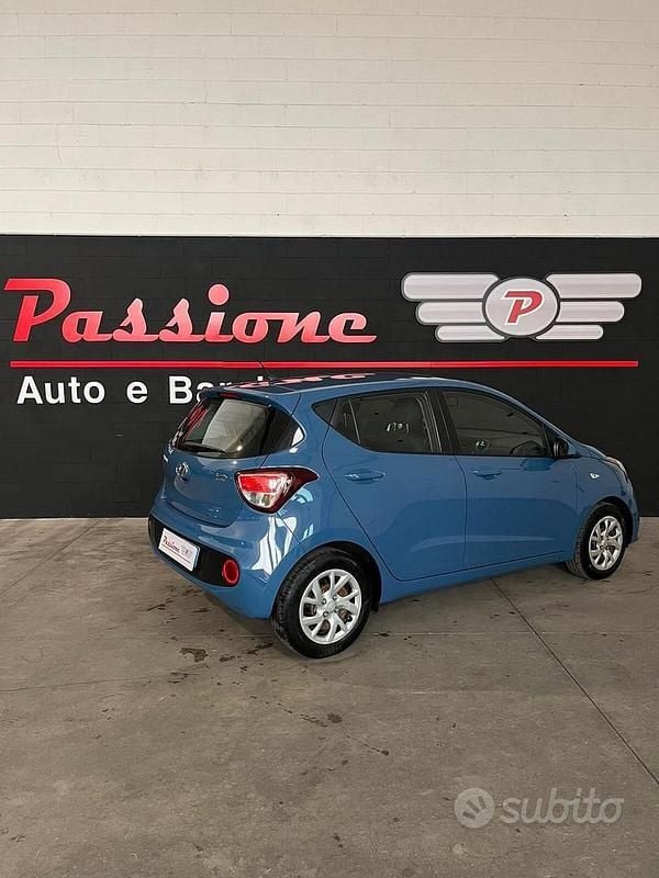 Używany Hyundai i10 67 KM (49 kW) 2018 Niebieski Hatchback