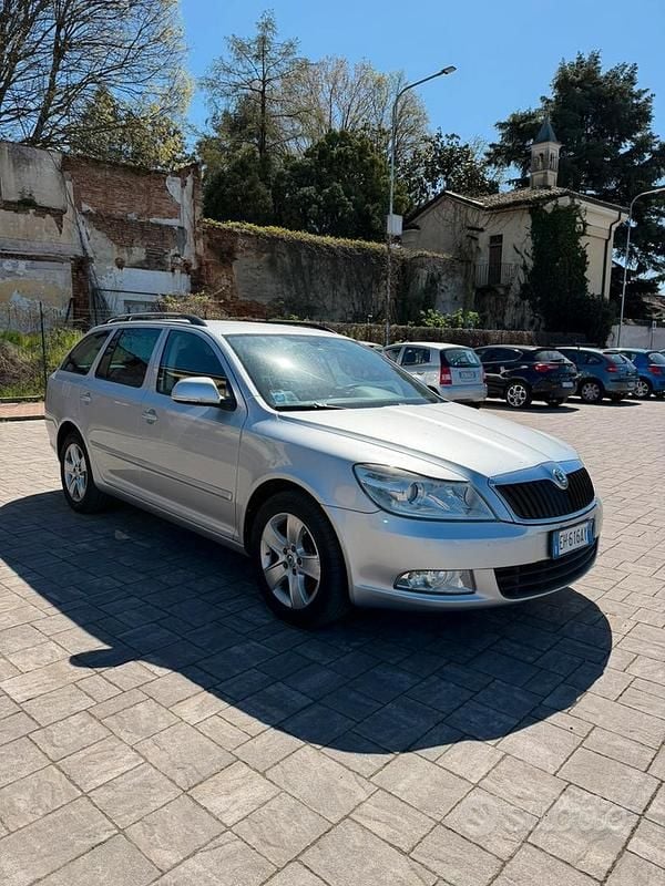 Usata Skoda Octavia 105 CV (77 kW) 2011 Grigio Station wagon