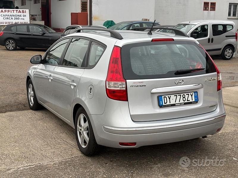 Usata Hyundai i30 Active 90 CV (66 kW) 2009 Grigio Berlina