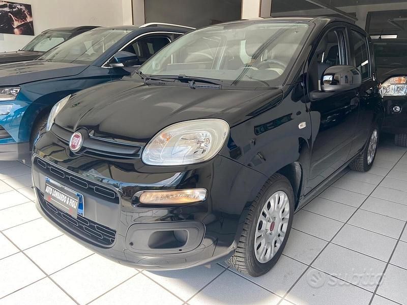 Usata Fiat Panda Lounge 69 CV (50 kW) 2015 Nero Utilitaria