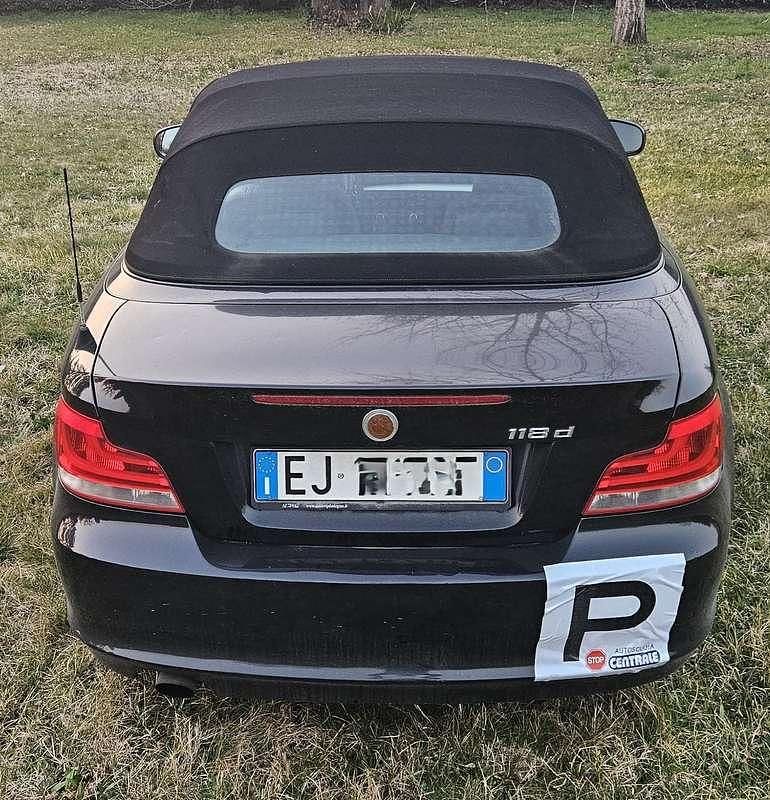 Usata BMW 118 Cabriolet Efficient Dynamics 143 CV (105 kW) 2011 Nero Cabrio