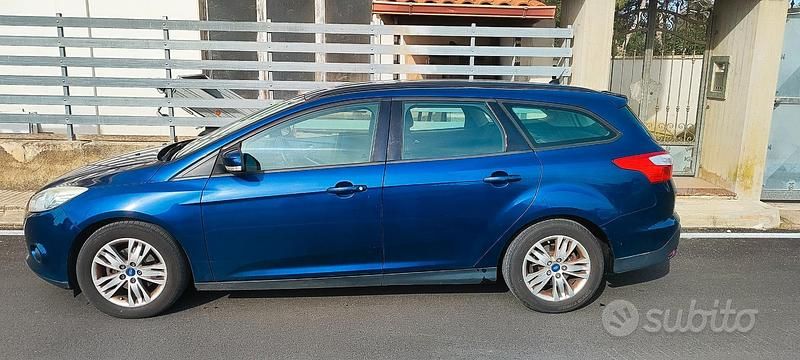 Usata Ford Focus 95 CV (69 kW) 2012 Blu Station wagon