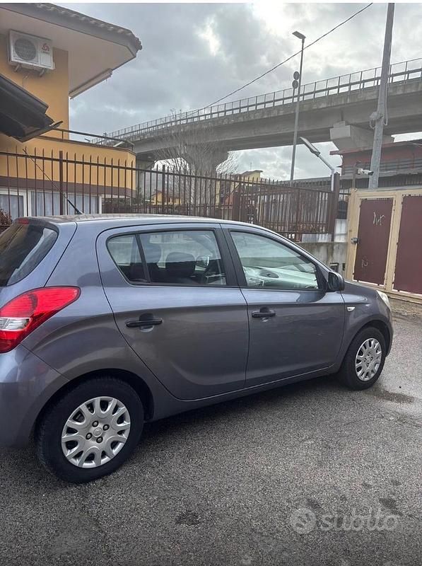 Usata Hyundai i20 2009 Grigio Berlina