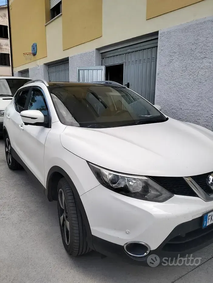 Usata Nissan Qashqai Tekna 110 CV (80 kW) 2017 Bianco SUV