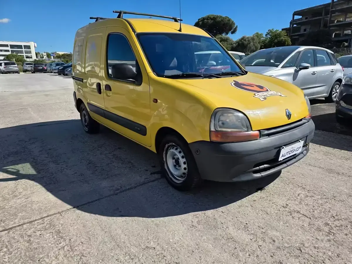 Usata Renault Kangoo 82 CV (60 kW) 2002 Giallo Monovolume